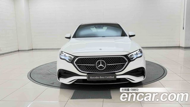 Mercedes-Benz E-Class 2026 — photo 8