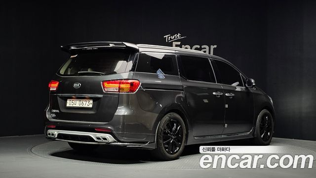 Kia Canival 2017 — photo 2