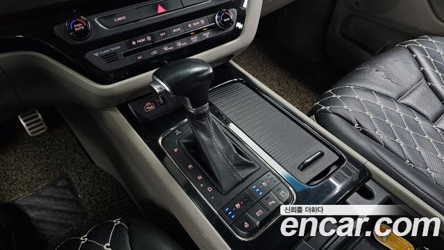 Kia Canival 2017 — photo 12