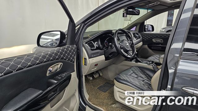 Kia Canival 2017 — photo 13