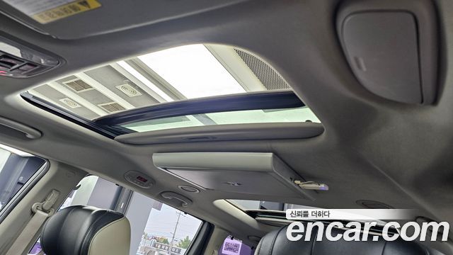 Kia Canival 2017 — photo 24