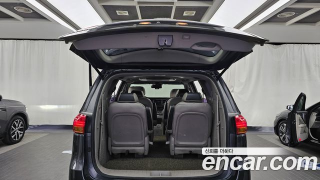 Kia Canival 2017 — photo 26