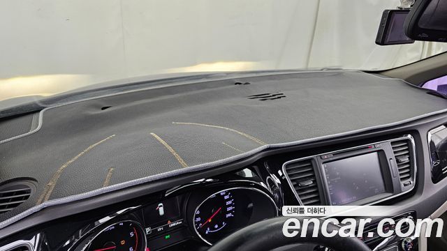 Kia Canival 2017 — photo 31