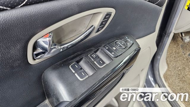 Kia Canival 2017 — photo 32