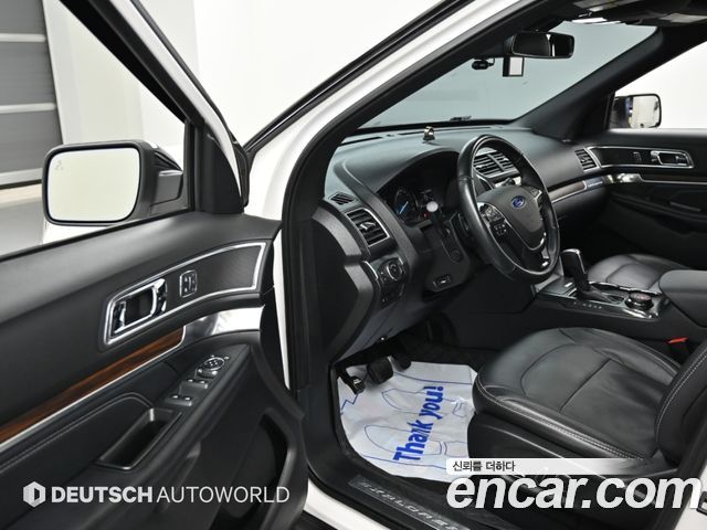 Ford Explorer 2017 — photo 11