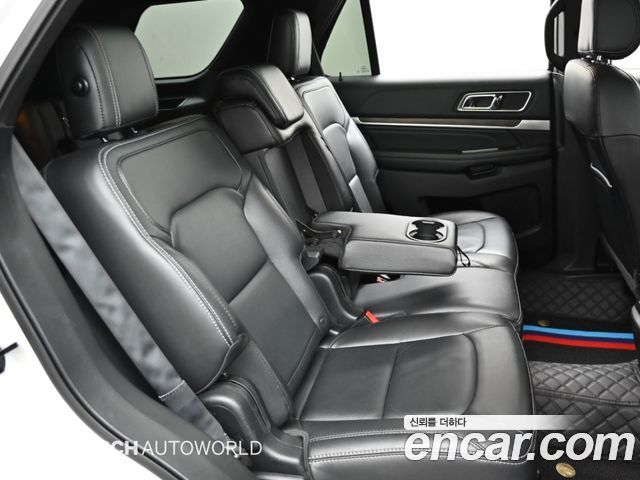 Ford Explorer 2017 — photo 12