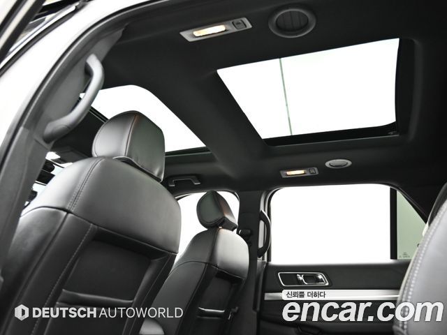 Ford Explorer 2017 — photo 18