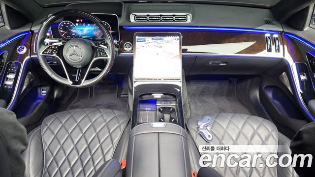 Mercedes-Benz S-Class 2023 — photo 10