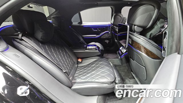 Mercedes-Benz S-Class 2023 — photo 18