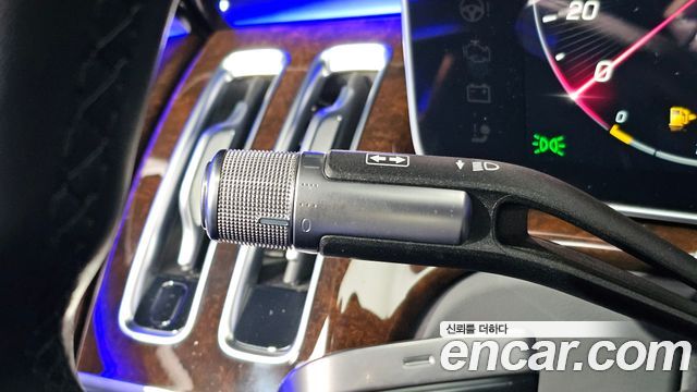 Mercedes-Benz S-Class 2023 — photo 24