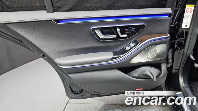 Mercedes-Benz S-Class 2023 — photo 15