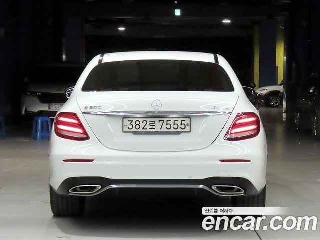Mercedes-Benz E-Class 2020 — photo 4