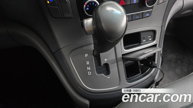 Hyundai Starex 2016 — photo 9