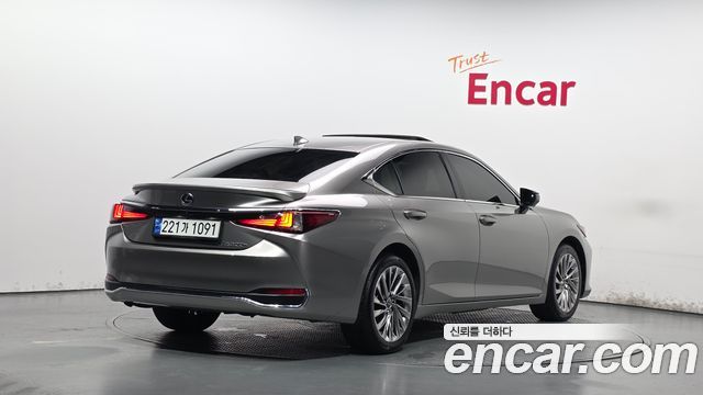 Lexus ES 2023 — photo 2