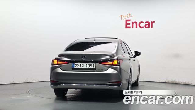 Lexus ES 2023 — photo 4