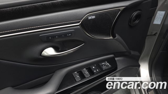 Lexus ES 2023 — photo 33