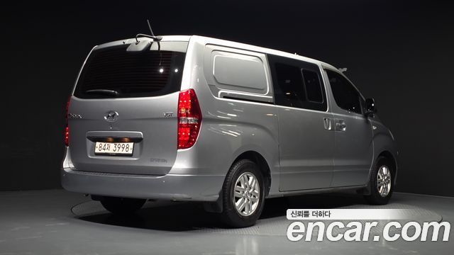 Hyundai Starex 2017 — photo 2