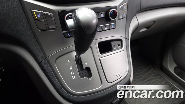 Hyundai Starex 2017 — photo 9
