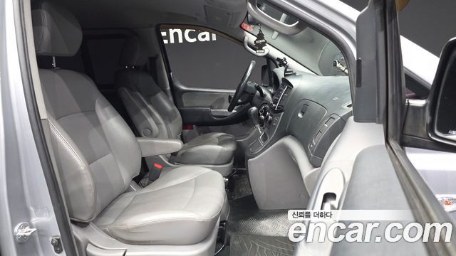Hyundai Starex 2017 — photo 11