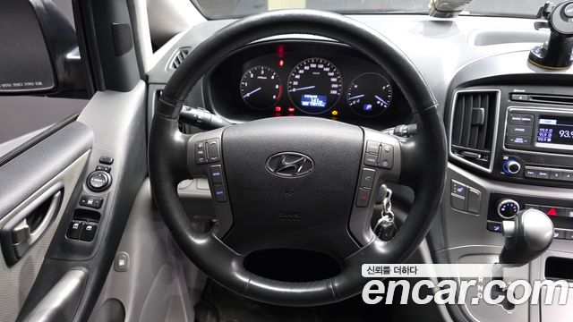 Hyundai Starex 2017 — photo 13