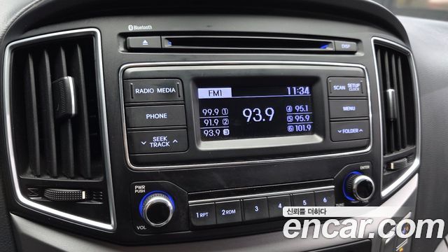 Hyundai Starex 2017 — photo 16