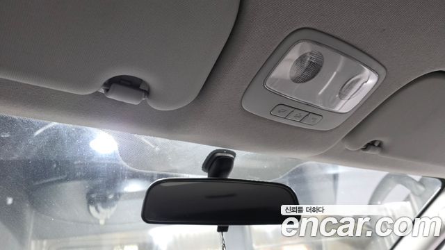 Hyundai Starex 2017 — photo 18
