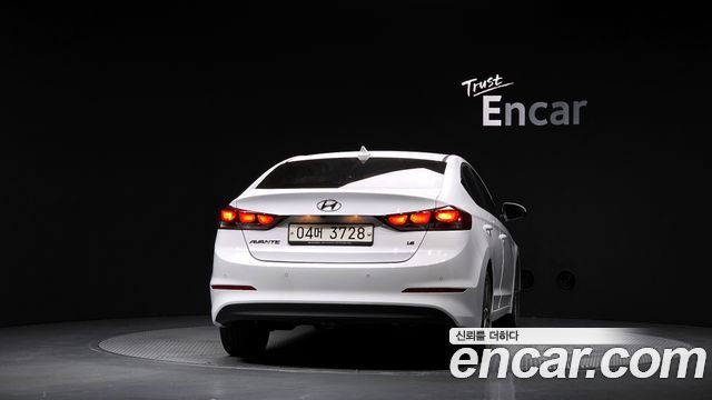 Hyundai AVANTE 2018 — photo 4