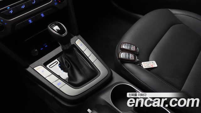 Hyundai AVANTE 2018 — photo 9