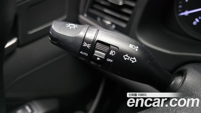 Hyundai AVANTE 2018 — photo 17