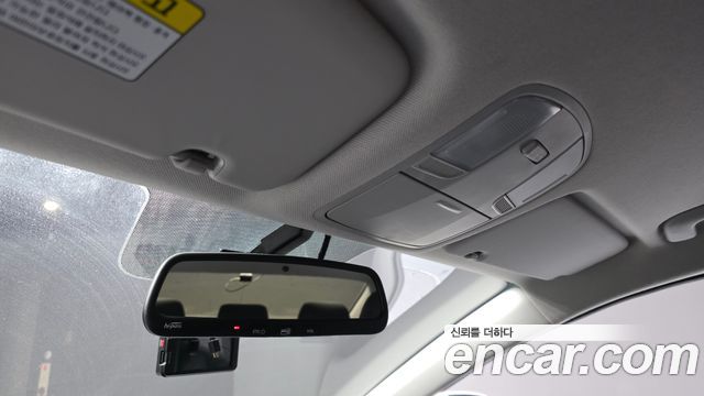 Hyundai AVANTE 2018 — photo 19