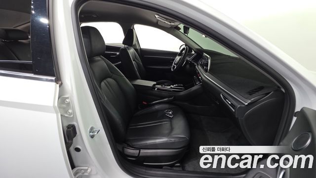Hyundai Sonata 2021 — photo 16