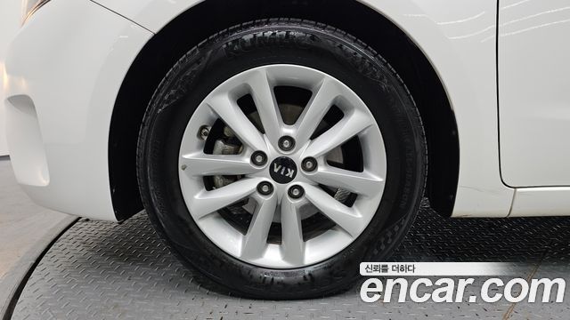 Kia K3 2016 — photo 5