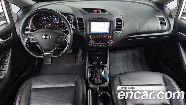 Kia K3 2016 — photo 10