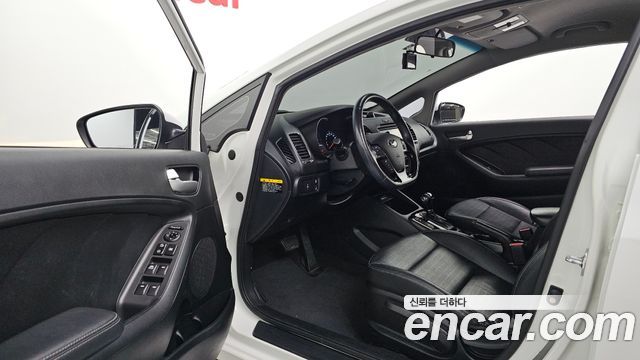 Kia K3 2016 — photo 13