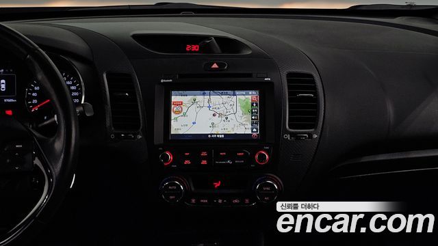 Kia K3 2016 — photo 20
