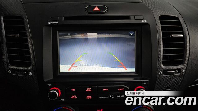 Kia K3 2016 — photo 21