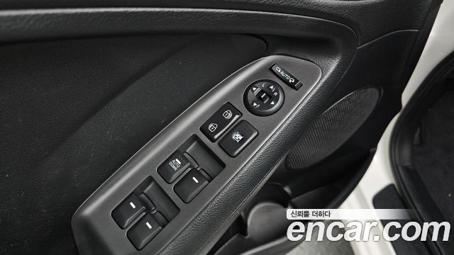 Kia K3 2016 — photo 22