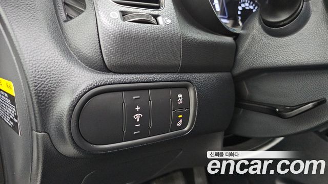 Kia K3 2016 — photo 23