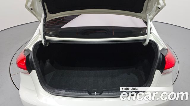 Kia K3 2016 — photo 26