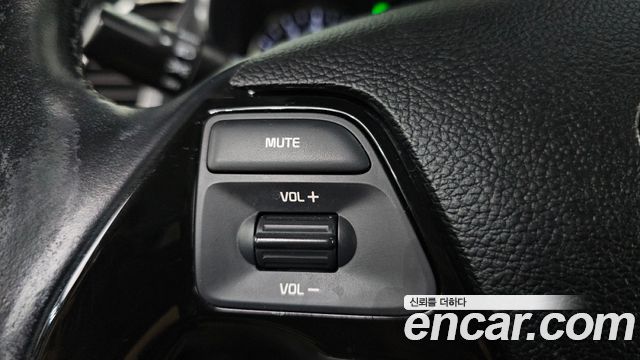 Kia K3 2016 — photo 27