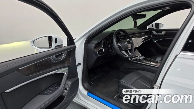 Audi A6 2021 — photo 13