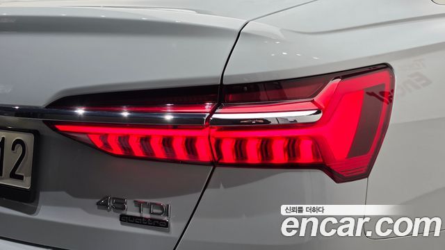 Audi A6 2021 — photo 9