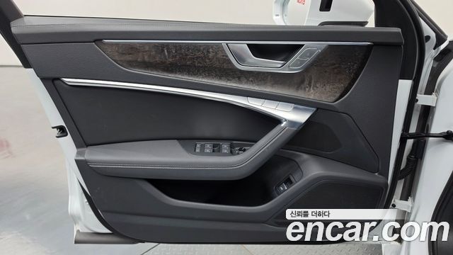 Audi A6 2021 — photo 14