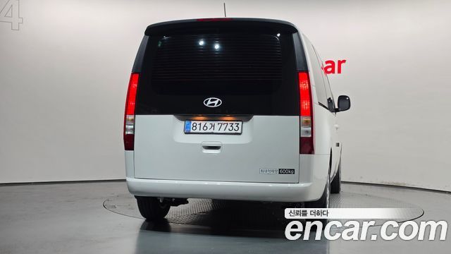 Hyundai Staria 2025 — photo 4