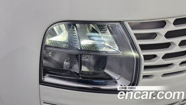 Hyundai Staria 2025 — photo 8