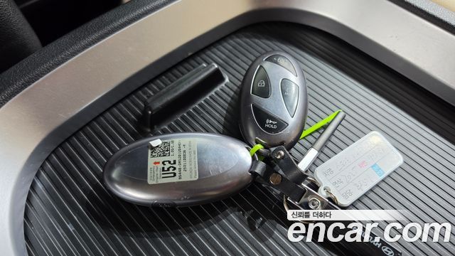 Hyundai Staria 2025 — photo 27