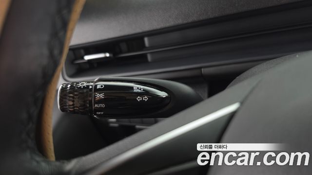 Hyundai Staria 2025 — photo 28