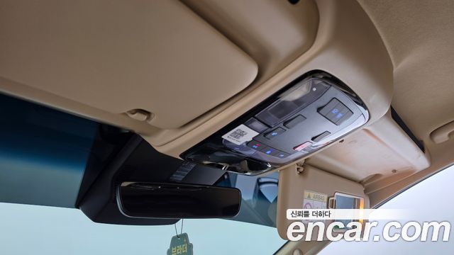 Hyundai Staria 2025 — photo 29