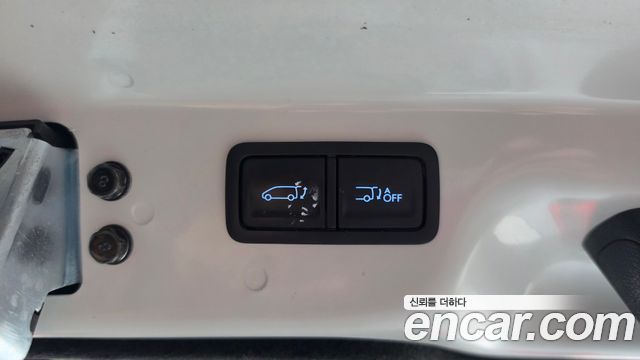 Hyundai Staria 2025 — photo 33