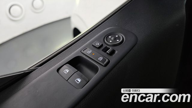 Hyundai Staria 2025 — photo 35